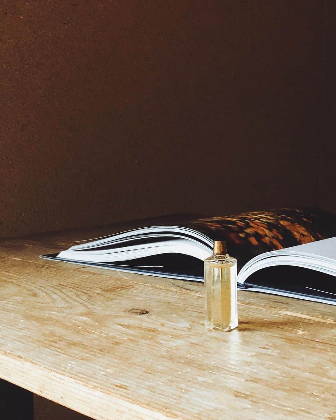 陣内勇人のインスタグラム：「. 2021 first perfume  thx. @izumi_kan」