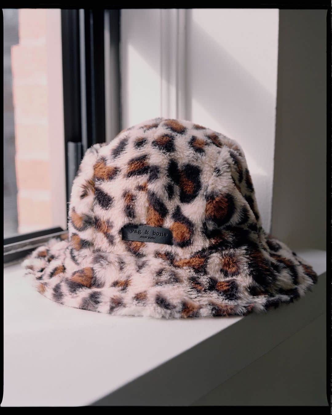 ラグ&ボーンのインスタグラム：「One hat, two ways to wear: cheetah when you're feeling wild; black when you want to lay low.」
