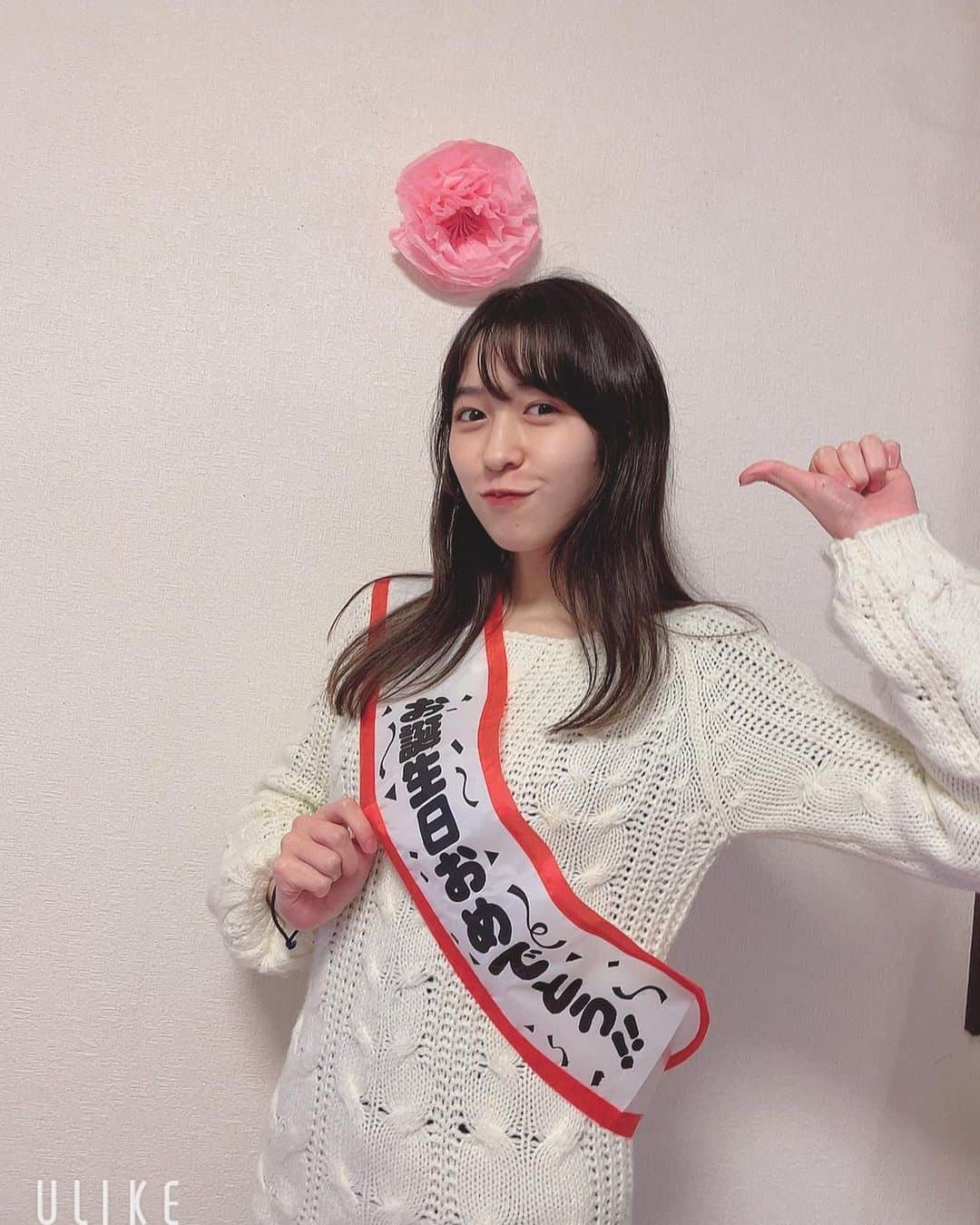 小泉遥香さんのインスタグラム写真 - (小泉遥香Instagram)「1月5日が終わろうとしてる…  早い！！！((°д°))!!!  皆さん、たくさんのお祝いメッセージ、本当にありがとうございます！！！！ ゆっくりじっくり、読ませて頂きますね♡  そして、明日の20:30頃～！ このアカウントでおはる初めてのインスタライブをします！ 皆さんぜひ見てください♡ 改めて！20歳の小泉遥香もよろしくお願いします！！！！  声質がまあまあ良いおはるでした💓←  #Instaharum #小泉遥香 #おはる #おはるハタチ #超ときめき宣伝部 #最後の写真02になってる #R2-D2」1月5日 23時26分 - haruka_koizumi_official