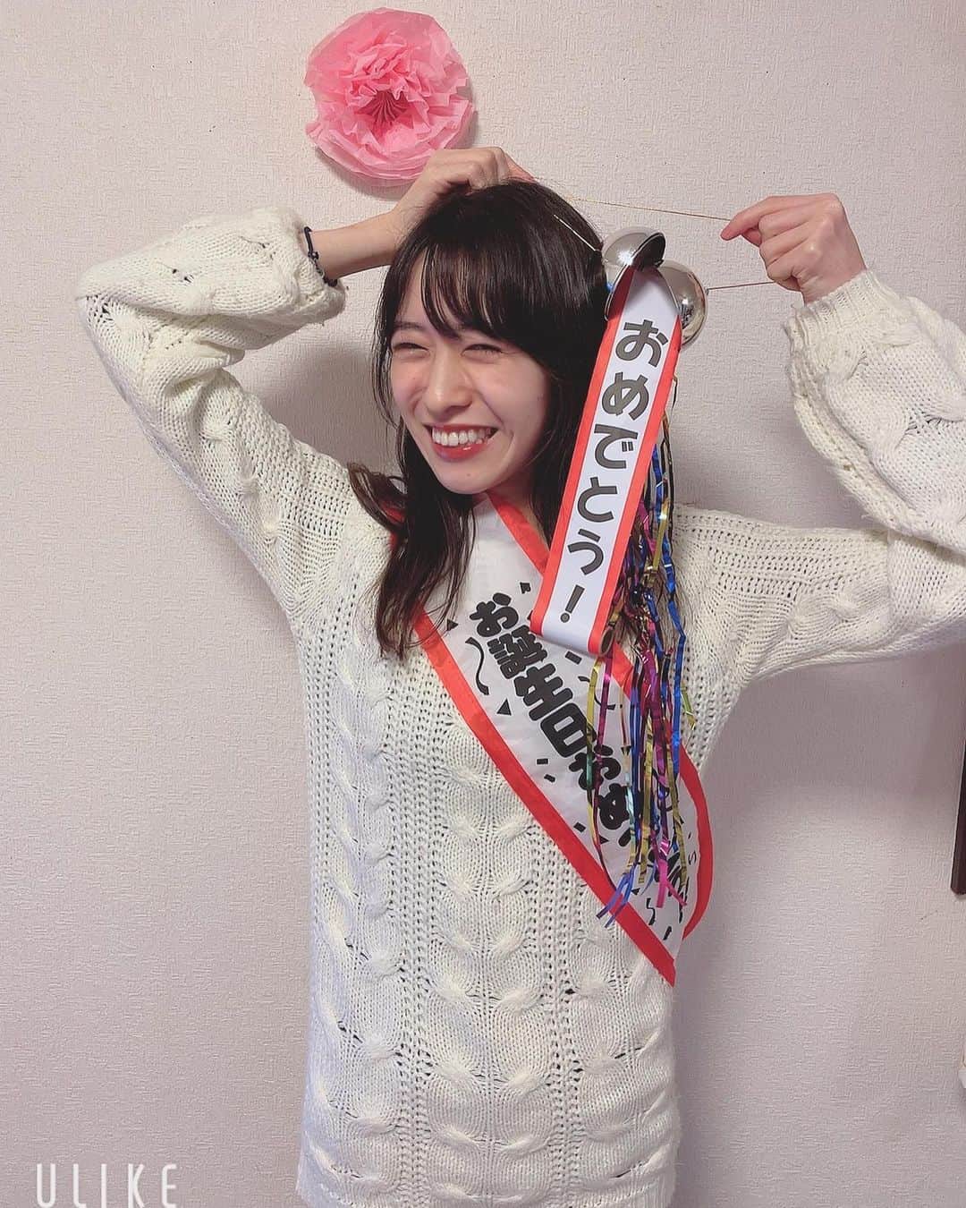 小泉遥香さんのインスタグラム写真 - (小泉遥香Instagram)「1月5日が終わろうとしてる…  早い！！！((°д°))!!!  皆さん、たくさんのお祝いメッセージ、本当にありがとうございます！！！！ ゆっくりじっくり、読ませて頂きますね♡  そして、明日の20:30頃～！ このアカウントでおはる初めてのインスタライブをします！ 皆さんぜひ見てください♡ 改めて！20歳の小泉遥香もよろしくお願いします！！！！  声質がまあまあ良いおはるでした💓←  #Instaharum #小泉遥香 #おはる #おはるハタチ #超ときめき宣伝部 #最後の写真02になってる #R2-D2」1月5日 23時26分 - haruka_koizumi_official