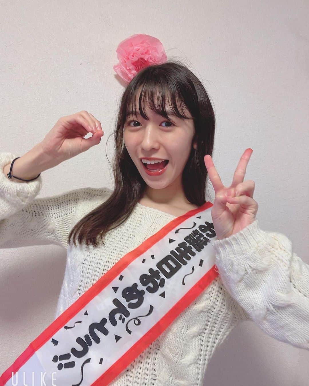 小泉遥香さんのインスタグラム写真 - (小泉遥香Instagram)「1月5日が終わろうとしてる…  早い！！！((°д°))!!!  皆さん、たくさんのお祝いメッセージ、本当にありがとうございます！！！！ ゆっくりじっくり、読ませて頂きますね♡  そして、明日の20:30頃～！ このアカウントでおはる初めてのインスタライブをします！ 皆さんぜひ見てください♡ 改めて！20歳の小泉遥香もよろしくお願いします！！！！  声質がまあまあ良いおはるでした💓←  #Instaharum #小泉遥香 #おはる #おはるハタチ #超ときめき宣伝部 #最後の写真02になってる #R2-D2」1月5日 23時26分 - haruka_koizumi_official