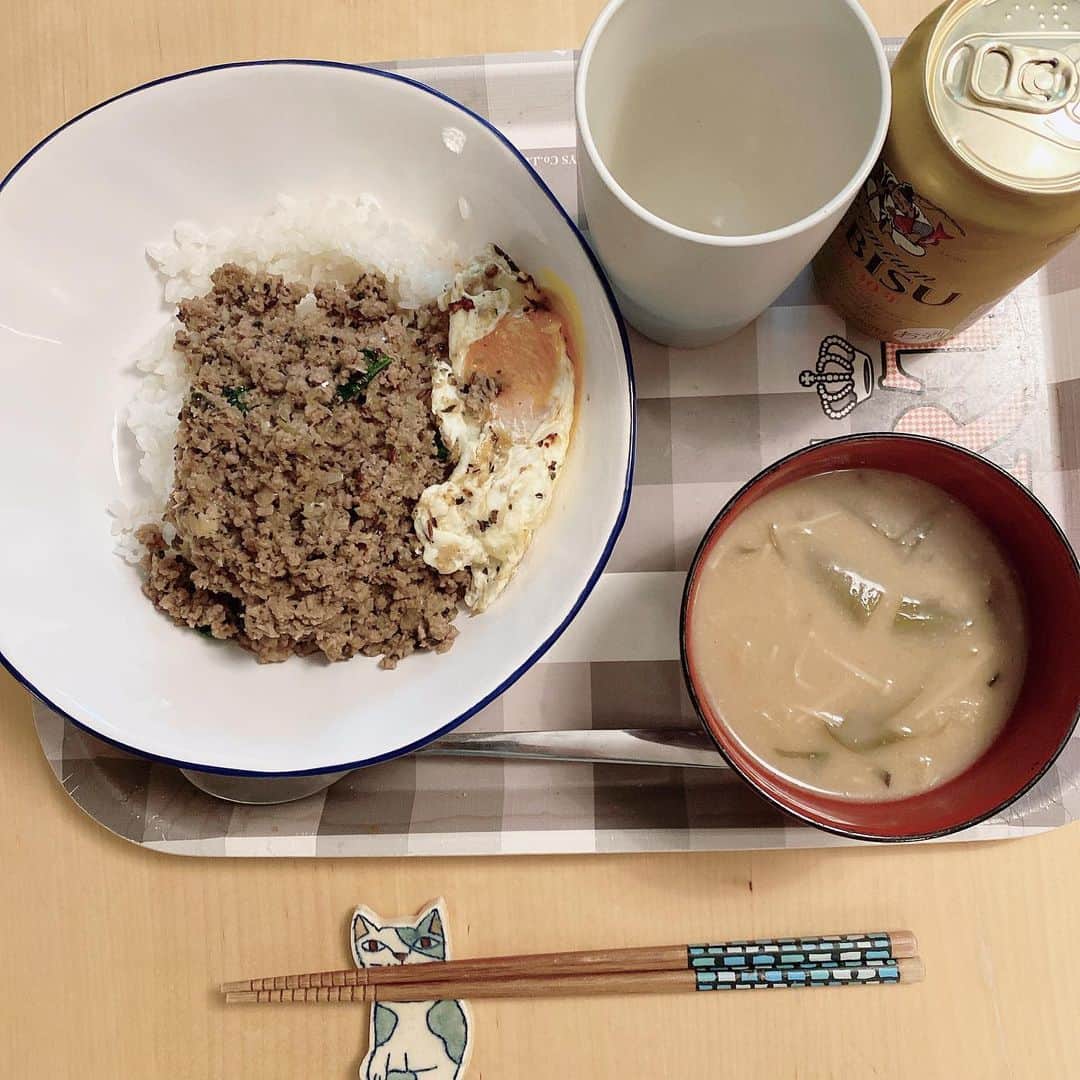 ただすけのインスタグラム：「ガパオー #遅い　#晩飯」