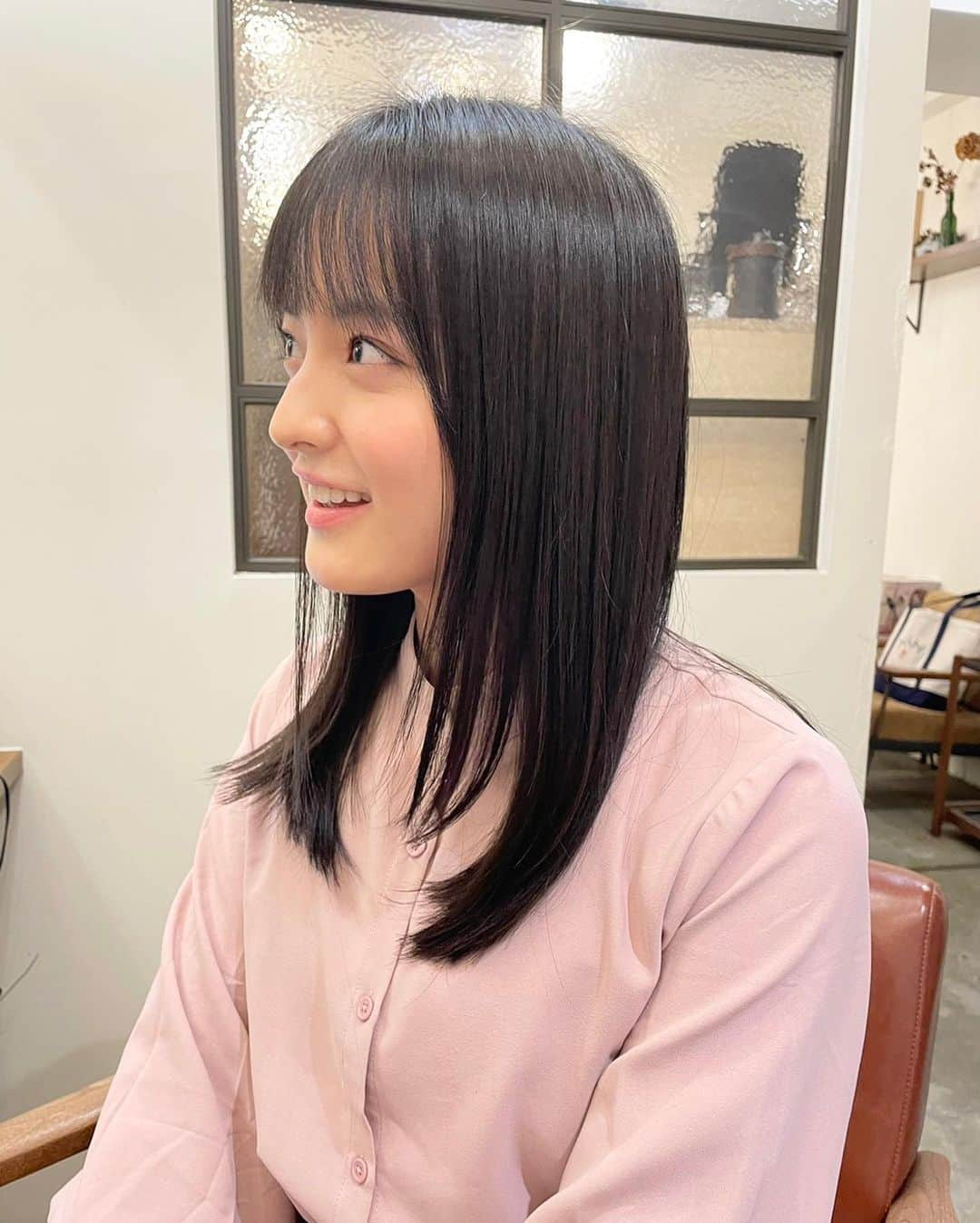 清井咲希さんのインスタグラム写真 - (清井咲希Instagram)「. 実は少し髪を短くしました〜✂︎ みんな気づいてくれたかな？笑  トリートメントもしていただいてサラサラ〜😆  ありがとうございました〜✨💕  #カット#髪型#美容室#ヘアスタイル#ロングヘア#ヘアサロン#ストレートヘア#黒髪#たこやきレインボー#たこ虹#清井咲希#さきてぃ」1月5日 23時36分 - kiyoisaki_official