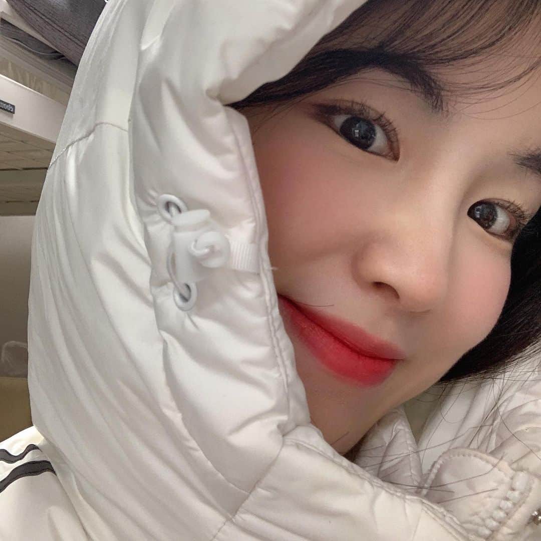 ジエンのインスタグラム：「흐힛 잘자요 💋」