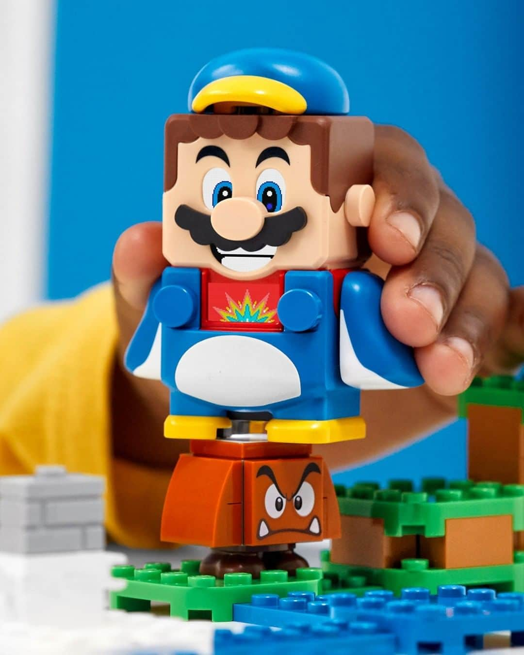 LEGOさんのインスタグラム写真 - (LEGOInstagram)「Begin your family adventure with the all-new LEGO Super Mario expansion Sets, Power-up Packs AND Character Packs! Available now 🙌  #LEGO #Supermario #Nintendo」1月6日 0時00分 - lego