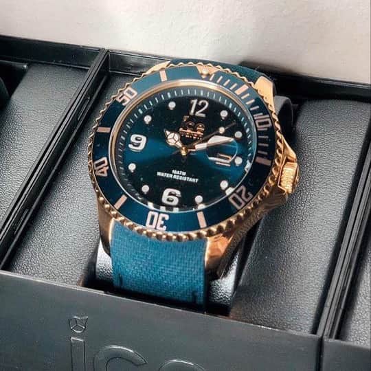 アイスウォッチさんのインスタグラム写真 - (アイスウォッチInstagram)「ICE steel 🔥 The perfect match between steel & simplicity ✔️ (📸 @max_grangett) #icewatch #changeyoucan #icesteel #steel #men #watch #class #style #casual #robust #ootd #blue #rosegold」1月6日 0時13分 - icewatch