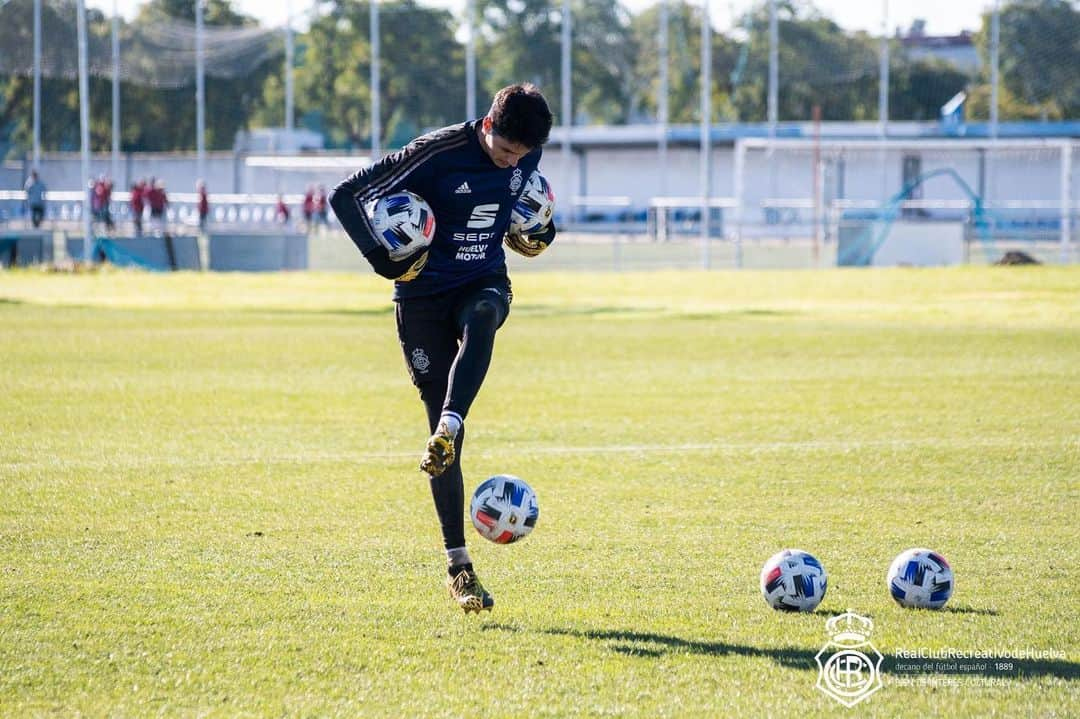 山口瑠伊さんのインスタグラム写真 - (山口瑠伊Instagram)「⚽️👋」1月6日 0時18分 - yamaguchi_louis