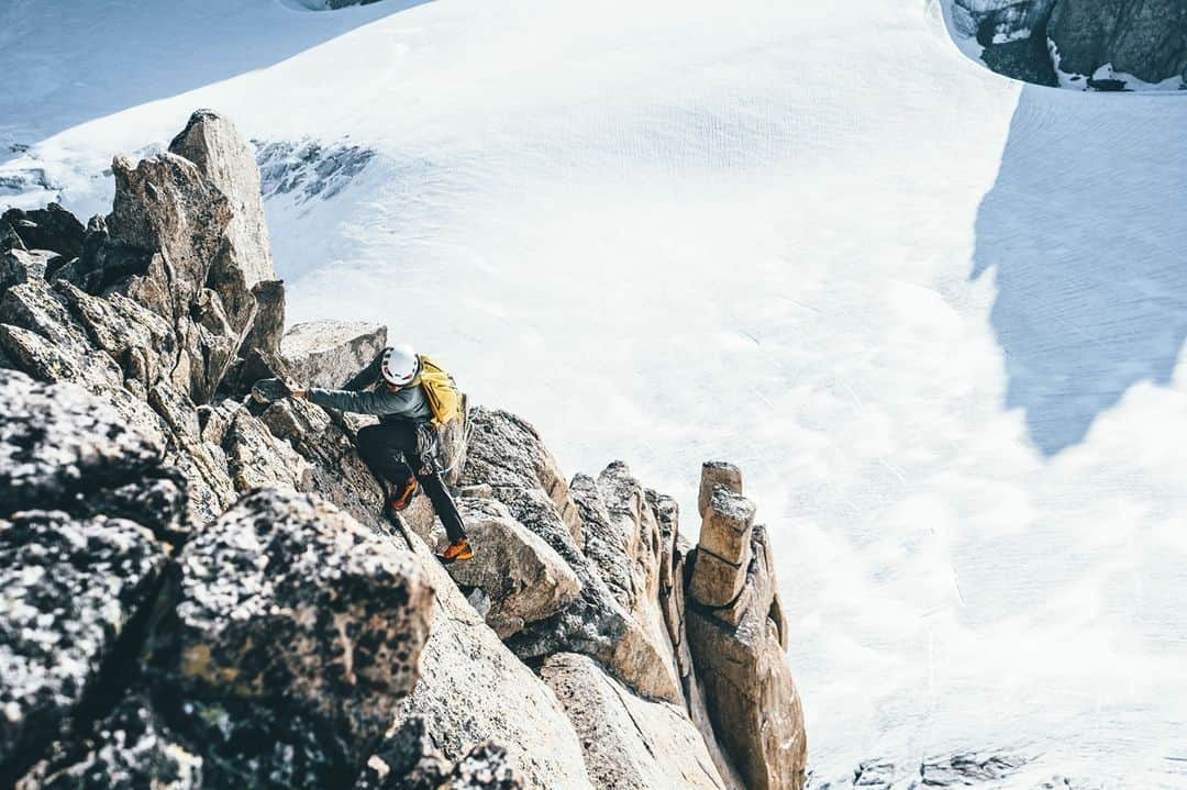 ビブラムさんのインスタグラム写真 - (ビブラムInstagram)「The mountains always offer us routes and endless landscapes so that we can play and push our boundaries.⁠ @Scarpaspa⁠ @MathieuMaynadier⁠ #YourConnectionToEarth  #NoPlaceTooFar」1月6日 0時26分 - vibram