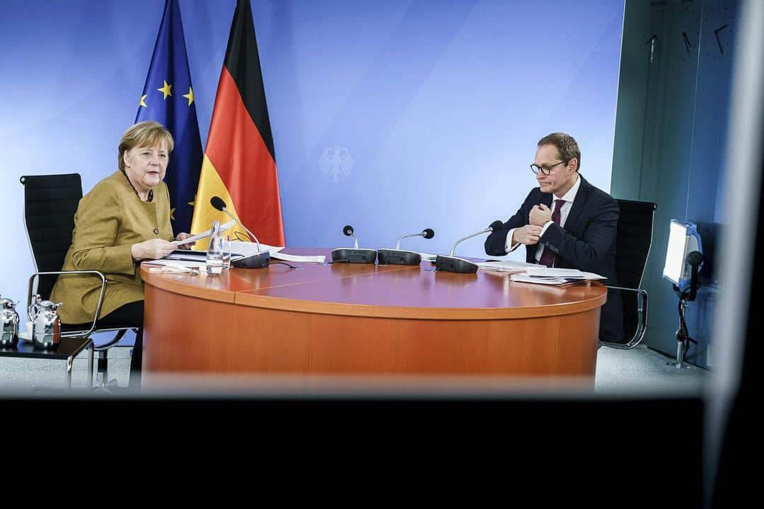 アンゲラ・メルケルのインスタグラム：「Wie geht es mit der Eindämmung der Corona-Pandemie weiter? Dazu berät Kanzlerin Merkel heute mit den Ministerpräsidentinnen und -präsidenten der Länder. -- What's next with the containment of the corona pandemic? Today, Chancellor Merkel is consulting with the state ministers. . . . #corona #coronavirus #coronapandemie #kanzlerin #bundeskanzlerin #merkel #covid_19」