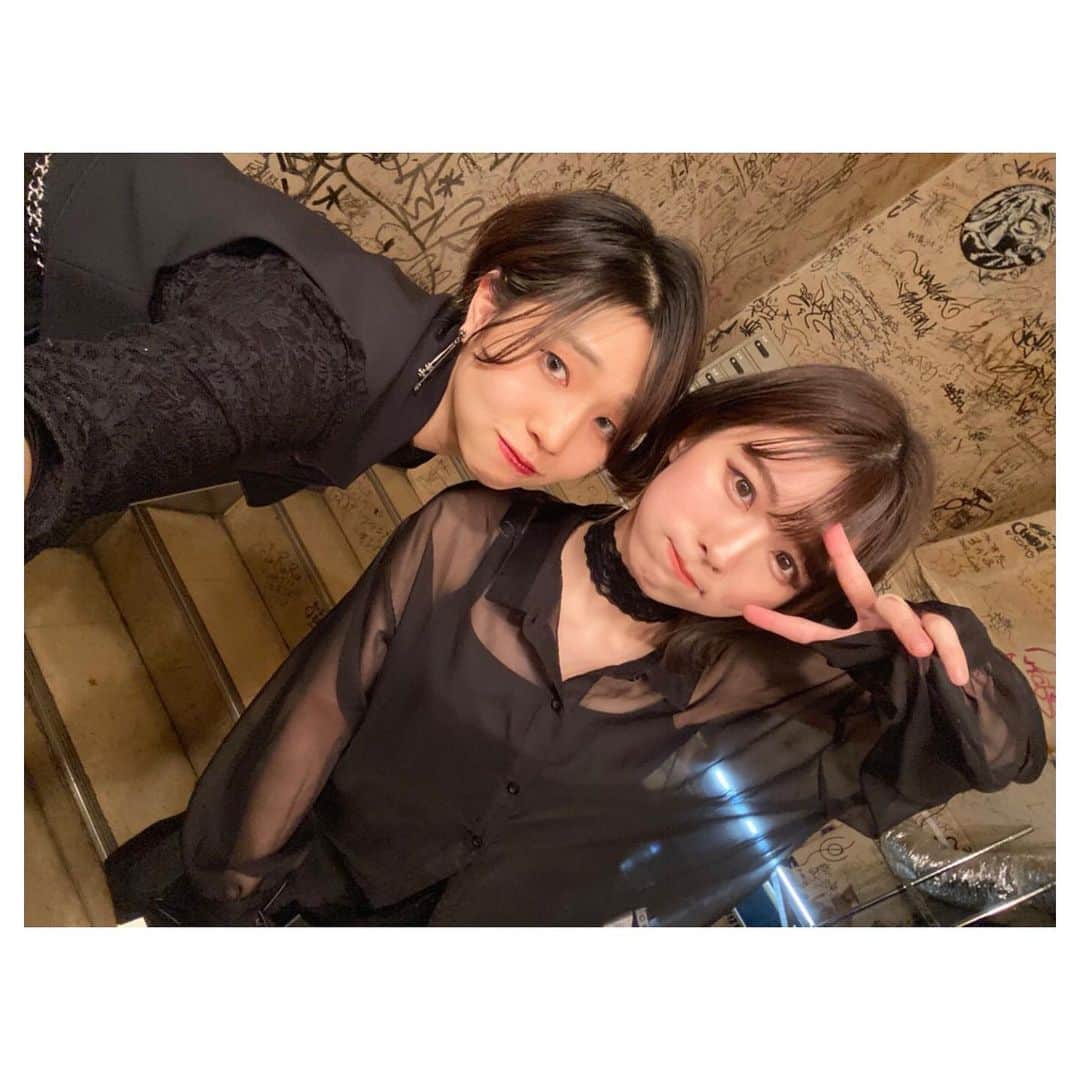 森脇加奈子のインスタグラム：「🍼  新年一発目のfleufleu plusはみもりんとふたり！8年目だねぇ長いねぇなんて言いながらよく笑ってるけど、この数字がどんどん果てし無く大きくなっていって、苦しかった思い出も腹の底から笑える話に変わっていけたなら。  未来はいつでも不確かだし絶対なんてないけど、みもりんは不思議とそういうものが出来るようなそんな気がする。です☺︎  お餅は、マヨ磯部焼きが圧倒的優勝でした。 七味唐辛子とタバスコを一緒にかけてはいけません。」