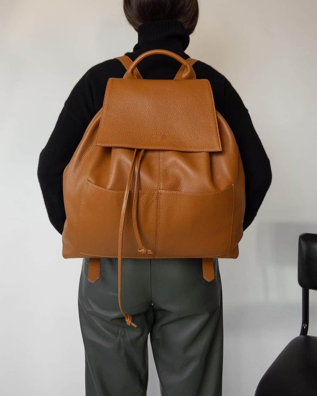 トラモンターノのインスタグラム：「Il 2021 non potrebbe iniziare meglio che con alcuni dei nostri best seller in saldo!  Scoprili sul nostro shop online!  www.tramontano.it  #Tramontano #TramontanoNapoli」