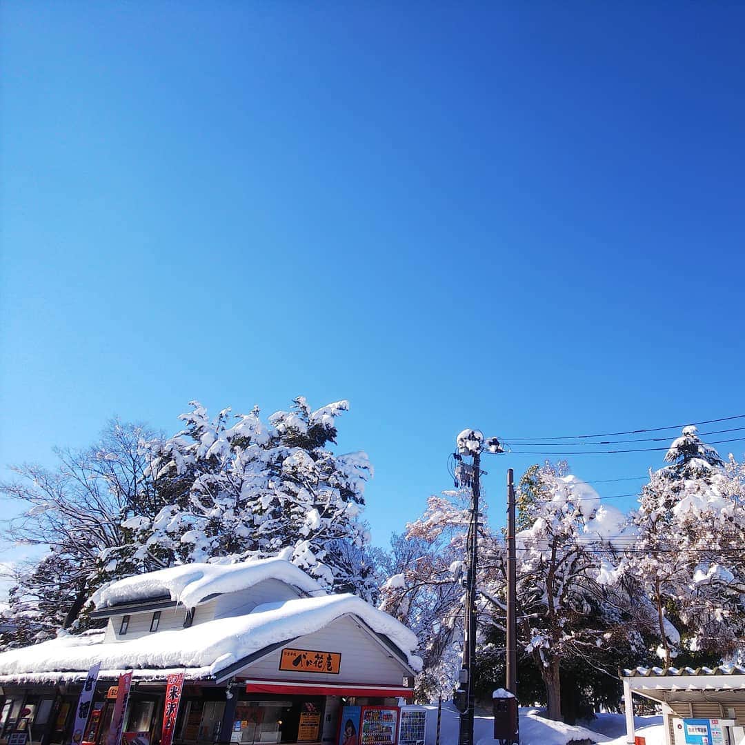 みながわゆみさんのインスタグラム写真 - (みながわゆみInstagram)「#米沢市 #イマソラ #いまそら #青空 #気持ちいい天気 #雪 #ゆき #雪景色」1月6日 10時56分 - nama.09.19