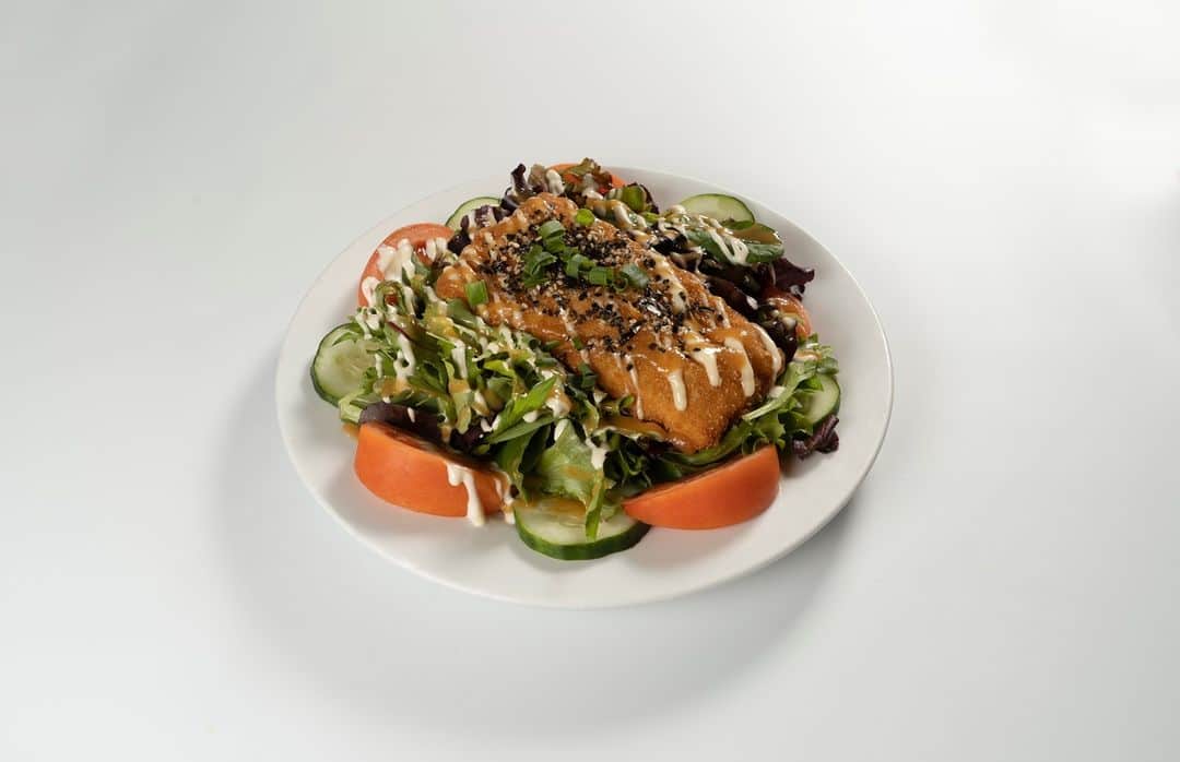 Zippy's Restaurantsのインスタグラム：「Day 5 of your intention to eat healthier in 2021 and let us help: the Furikake Miso Salmon Salad is back!」