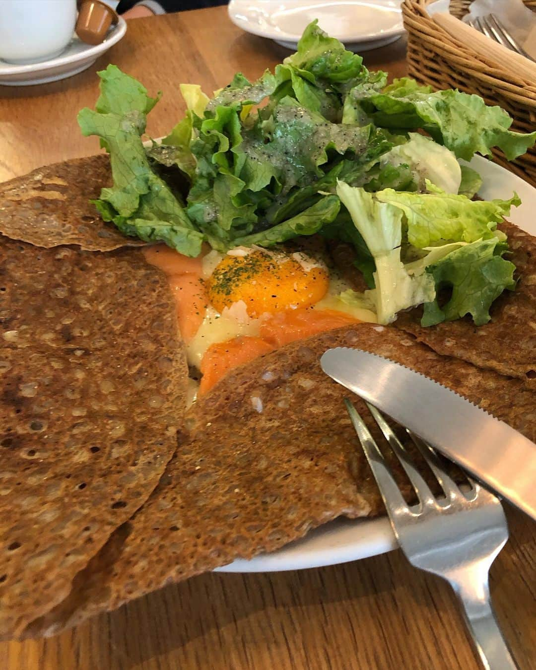 濱田杏奈さんのインスタグラム写真 - (濱田杏奈Instagram)「. . galette lunch 🍴✨ 新年早々買い物ついでにガレット食べた日 。 このガレットが大好物で結局これになりがち 🤌🏻 . . #hamada_diary」1月6日 11時23分 - hamada_out