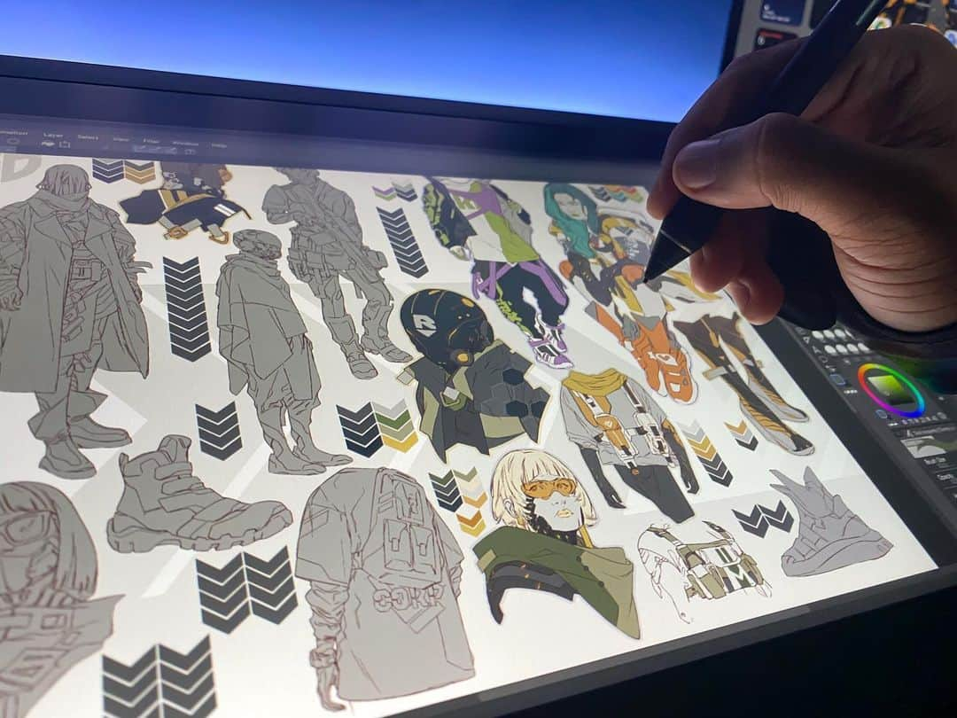 RB Silvaのインスタグラム：「I keep practicing the motor coordination and interpretation of the elements on my CINTIQ 16. I spent much time working on a big size screen and sometimes it is difficult to make simple things in a smaller one. The year is beginning and I need to be faster, btw, I wish you all Happy New year team! Let’s rock!」