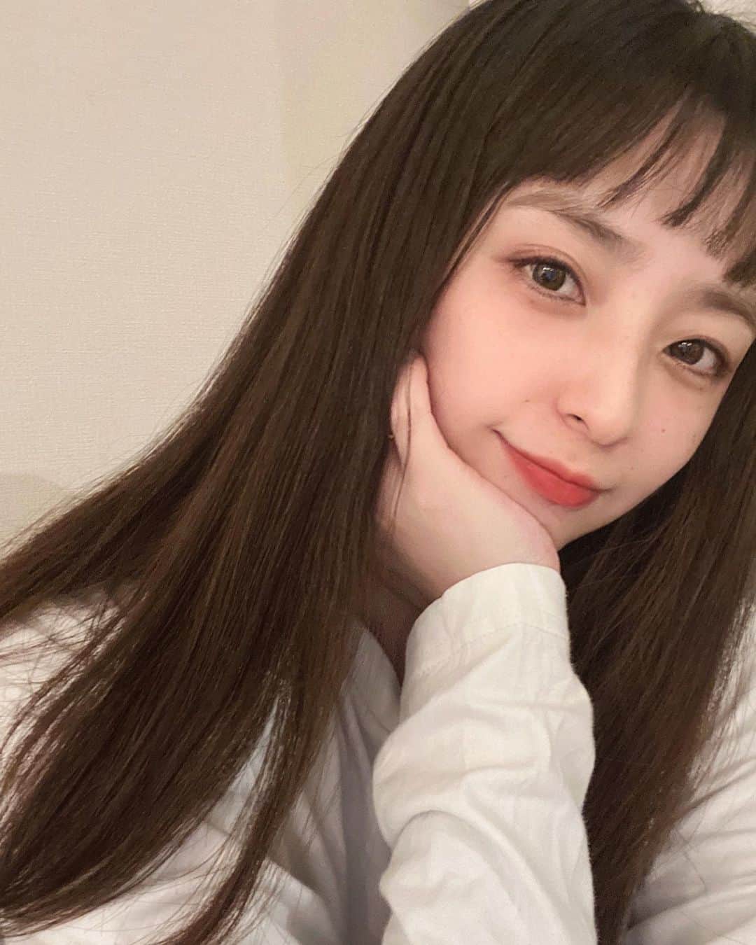のインスタグラム：「. おん眉なんて久しぶり！ 急に思い立ってその日のうちに切ってしまいました😏」