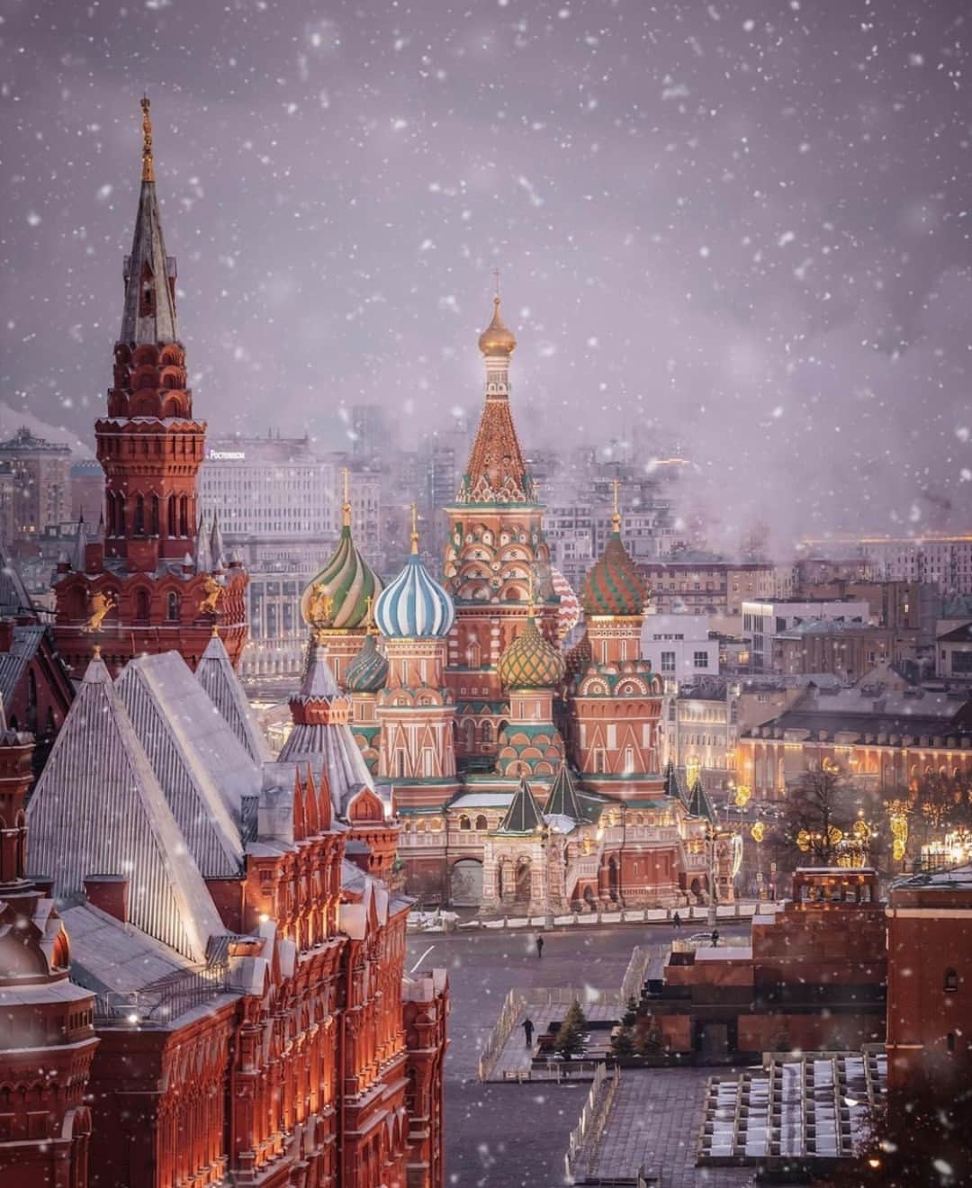 Earth Picsさんのインスタグラム写真 - (Earth PicsInstagram)「Views in Moscow, Russia 🇷🇺 by @andrei_mikhailov」1月6日 3時00分 - earthpix