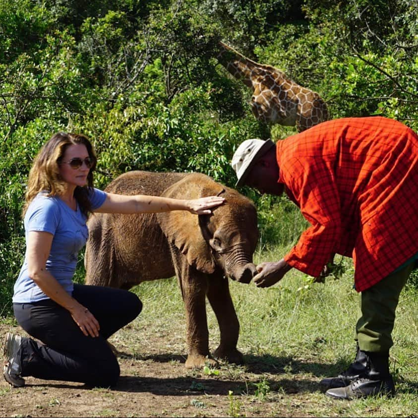 クリスティン・デイヴィスさんのインスタグラム写真 - (クリスティン・デイヴィスInstagram)「In 2016 I was visiting my favorite place @sheldricktrust in Kenya on this day. I miss  traveling SO much!  I also visited the Masai Mara and I’ll  put some of those pics in my Stories . It helps me to look at pics of the beautiful places in the world and know that they still exist .」1月6日 3時06分 - iamkristindavis