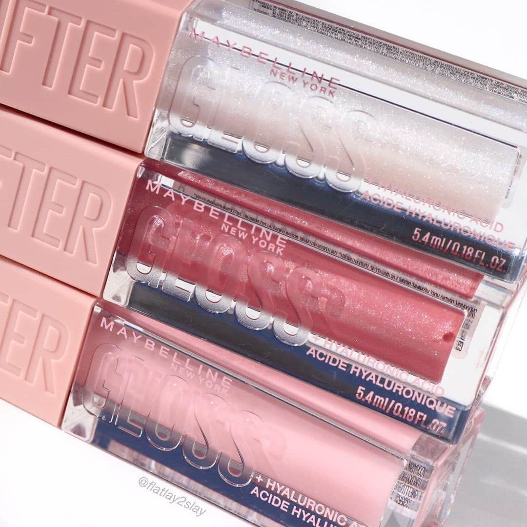 Maybelline New Yorkさんのインスタグラム写真 - (Maybelline New YorkInstagram)「Swipe on our #liftergloss for a juicy, glossy finish! 👄 This pigmented gloss is infused with hyaluronic acid to keep lips hydrated but never sticky! Which shade do you wear the most? Shown here: top to bottom: ‘pearl’, ‘moon’ and ‘ice’. #mnyitlook #regram @flatlay2slay」1月6日 3時25分 - maybelline