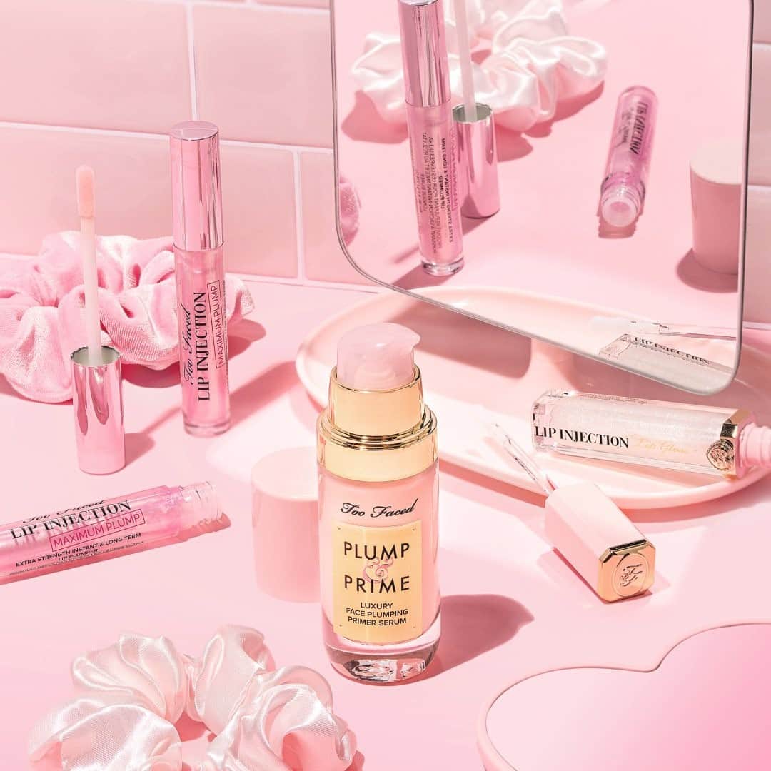 Too Facedのインスタグラム：「The plumping obsession is REAL! 💖 Have you tried our Lip Injection Maximum Plump, Lip Injection Lip Gloss, or Plump and Prime yet?! Let us know in the comments your fave! #toofaced」