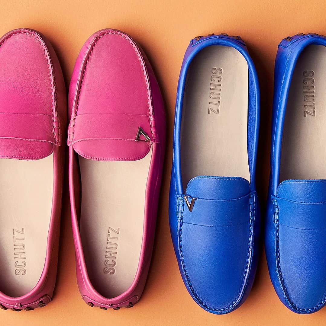 Schutzのインスタグラム：「PINK OR BLUE? WE CHOOSE BOTH ❤️ #schutzmocassim」