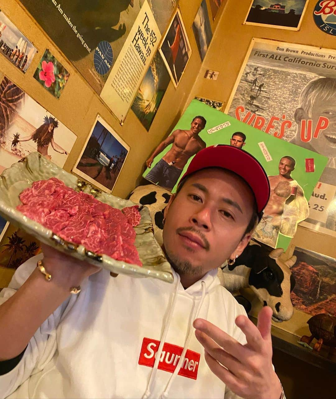 DJ HALのインスタグラム：「あけましておめでとうございます⛩ 丑年ですね🐮 2021年もどうぞ宜しくお願い致します。 またまた 大変な時期にまたなりましたが 前向きに今自分が出来る事をやって行こうと思います！ 焦らずゆっくり飲み過ぎ注意...  Live 配信も次のSTEPに進みたいなー⭐️⭐️⭐️」