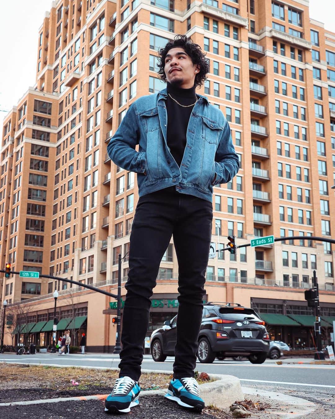Forever 21 Menさんのインスタグラム写真 - (Forever 21 MenInstagram)「it’s the turtleneck and denim jacket combo for me 🔥 @itslilnyx   Outfit available in-stores! Head to our website to find a store near you!  Make sure to tag @forever21men + #f21xme for a chance to be featured!」1月6日 4時16分 - forever21men