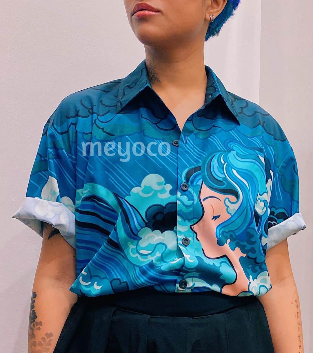 meyocoさんのインスタグラム写真 - (meyocoInstagram)「My apparel store is back open! Button up shirts have been restocked and are available in sizes M-6XL! 🌲🌳🌿🌧🌊 Link in bio!」1月6日 4時17分 - meyoco