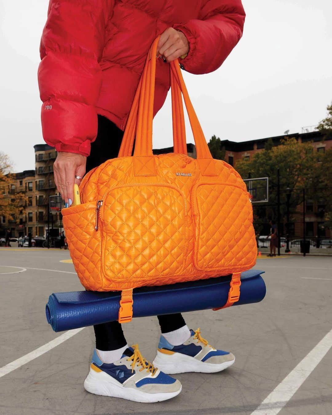 MZウォレスのインスタグラム：「Whether you're ready to step up your athletic ability (or just your athleisure) in 2021, the Nik Sport has you covered. Level up with an ultra-organized interior, straps to tote your yoga mat, and a bright color to spark a little joy. Swipe to get a closer look and tap to shop! #newarrivals #DesignedToDoMore」