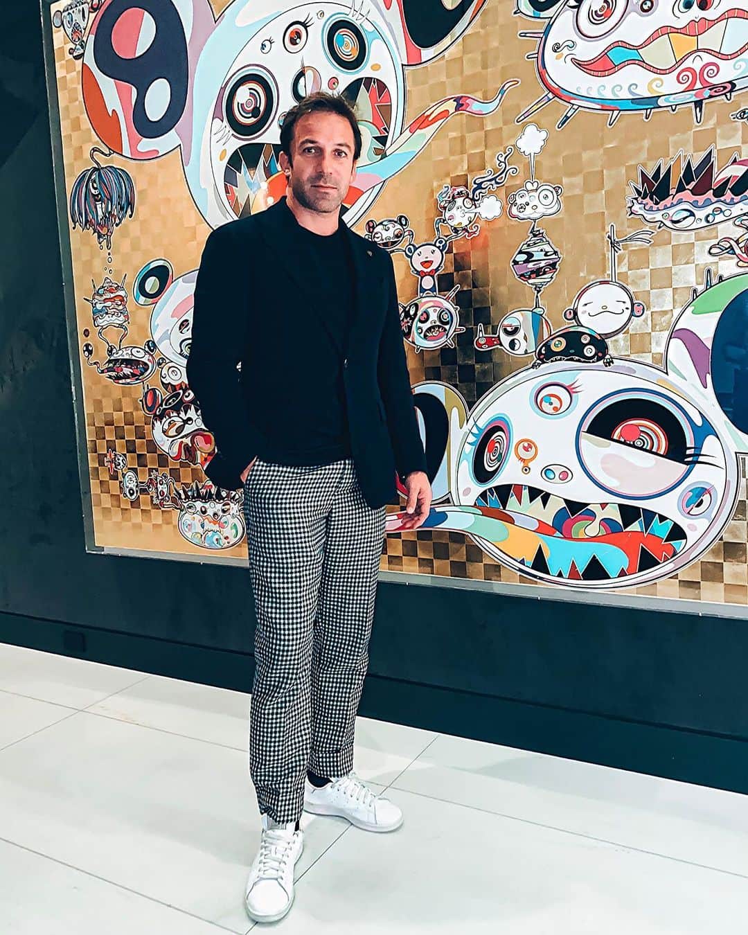 アレッサンドロ・デル・ピエロのインスタグラム：「Qualunque cosa tu possa fare o sognare di fare, incominciala! L’audacia ha in sé genio, potere e magia (Goethe) #adp10」