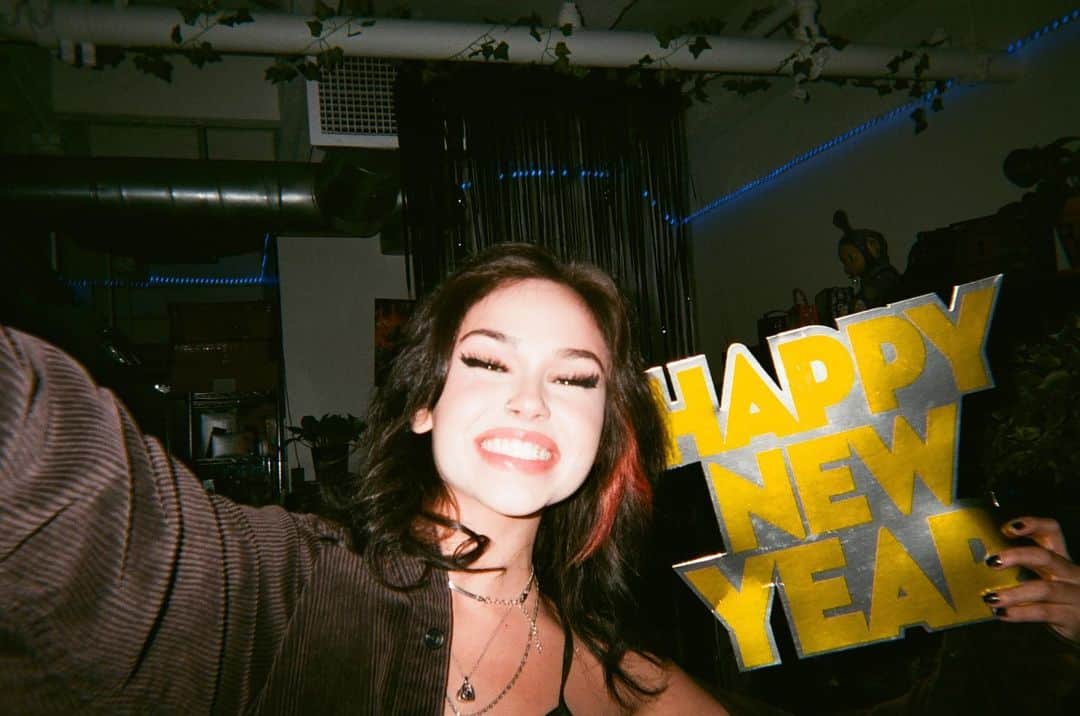 のインスタグラム：「new year new mindset because 2020 gobbled me swallowed me」