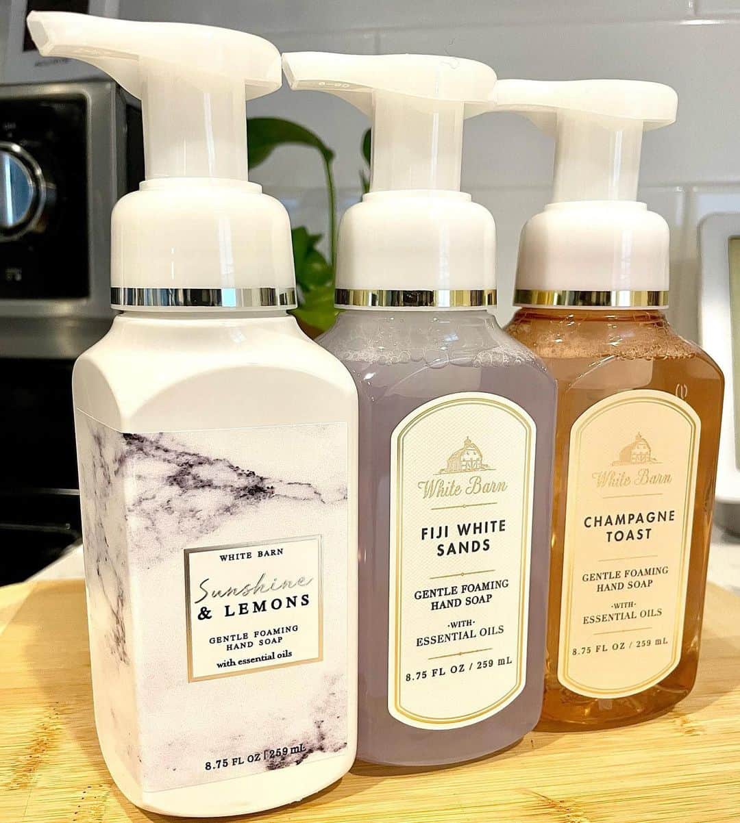 Bath & Body Worksさんのインスタグラム写真 - (Bath & Body WorksInstagram)「What winter blues?! Fresh 🆕Hand Soaps are HERE during Semi-Annual Sale! 🙀 What fragrance is your next sink-side pick? Limited quantities available. Selection may vary by store.」1月6日 5時00分 - bathandbodyworks
