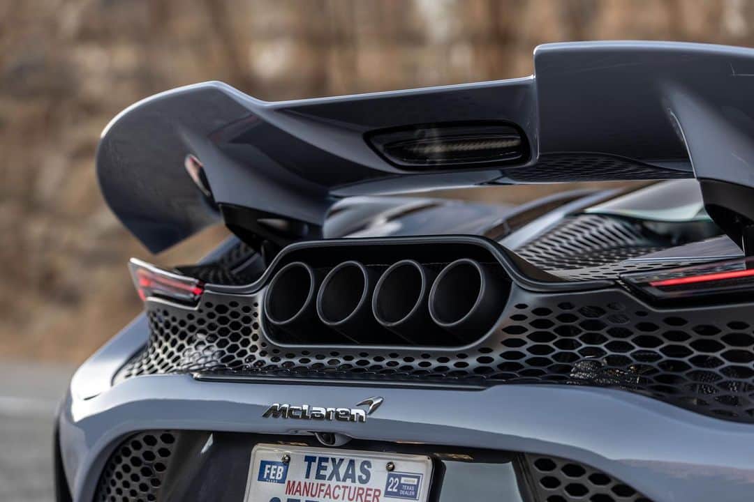 McLaren Automotiveさんのインスタグラム写真 - (McLaren AutomotiveInstagram)「#DidYouKnow The quad-exit exhaust system in the 765LT is made entirely from titanium.   Which means, despite featuring twice the number of exits, it’s still 3.8kg lighter than the standard 720S exhaust.」1月6日 5時14分 - mclarenauto