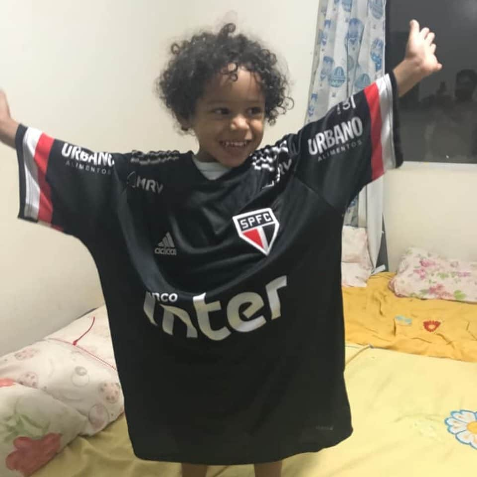 São Paulo FCさんのインスタグラム写真 - (São Paulo FCInstagram)「🚨 Alerta de são-paulininhos fofos na sua timeline 🇾🇪  #TricolorDesdeSempre」1月6日 5時23分 - saopaulofc