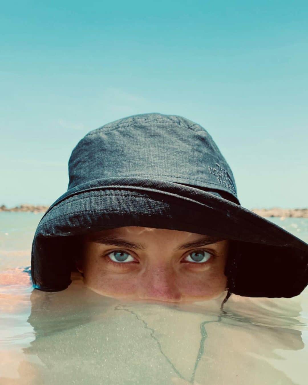 ライス・オリヴェイラのインスタグラム：「Viver e deixar sentir  . . Photo @pepehgoncalves」