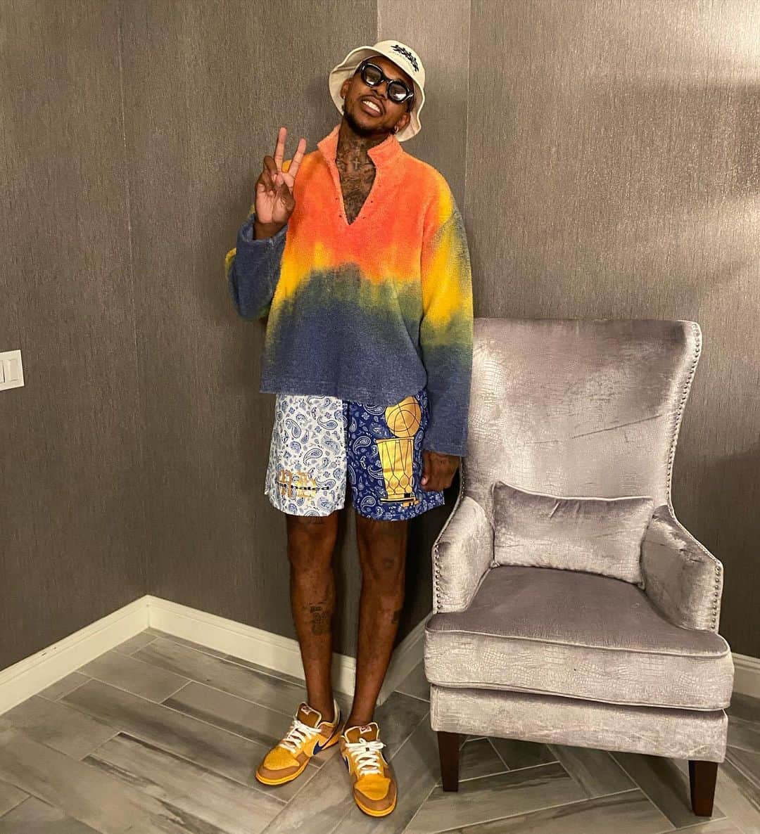のインスタグラム：「Austin Powers #MostHated  #LiKeJuneBack #DodgerChampionshipShorts」