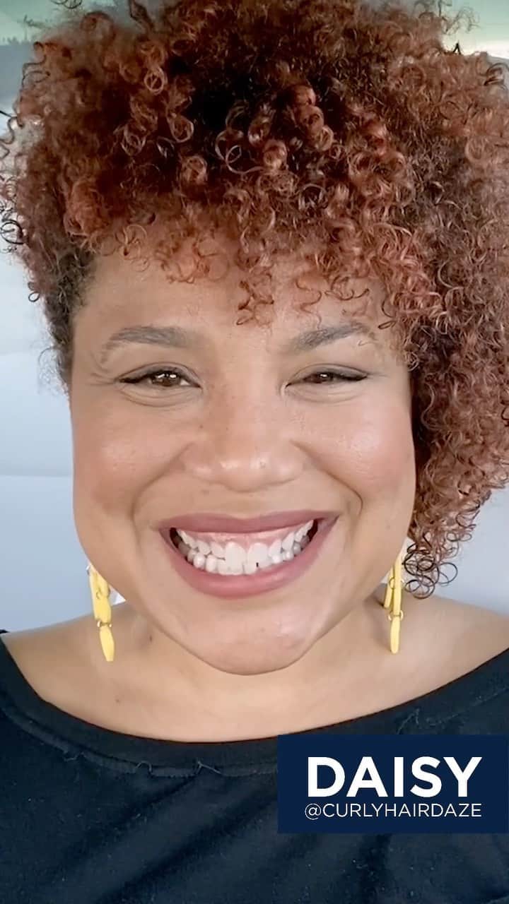 のインスタグラム：「"2020 taught me to think outside of the box. We've got to keep moving." #CosmoProfArtisticTeam member Daisy (@curlyhairdaze ) continues her story; sharing how she refocused her business and created virtual opportunities to continue serving her clients. Comment below and share your own #StoriesOfReinvention  #cosmoprofbeauty #licensedtocreate #hairvideos #hairvideo #beautyindustry #lifeofahairstylist #hairstylistlife #hairstylists #hairworld #hairartists #hairartist #hairdresserlife #licensedcosmetologist #cosmetologist #salonowner #salonowners #reinvention #salonprofessional」