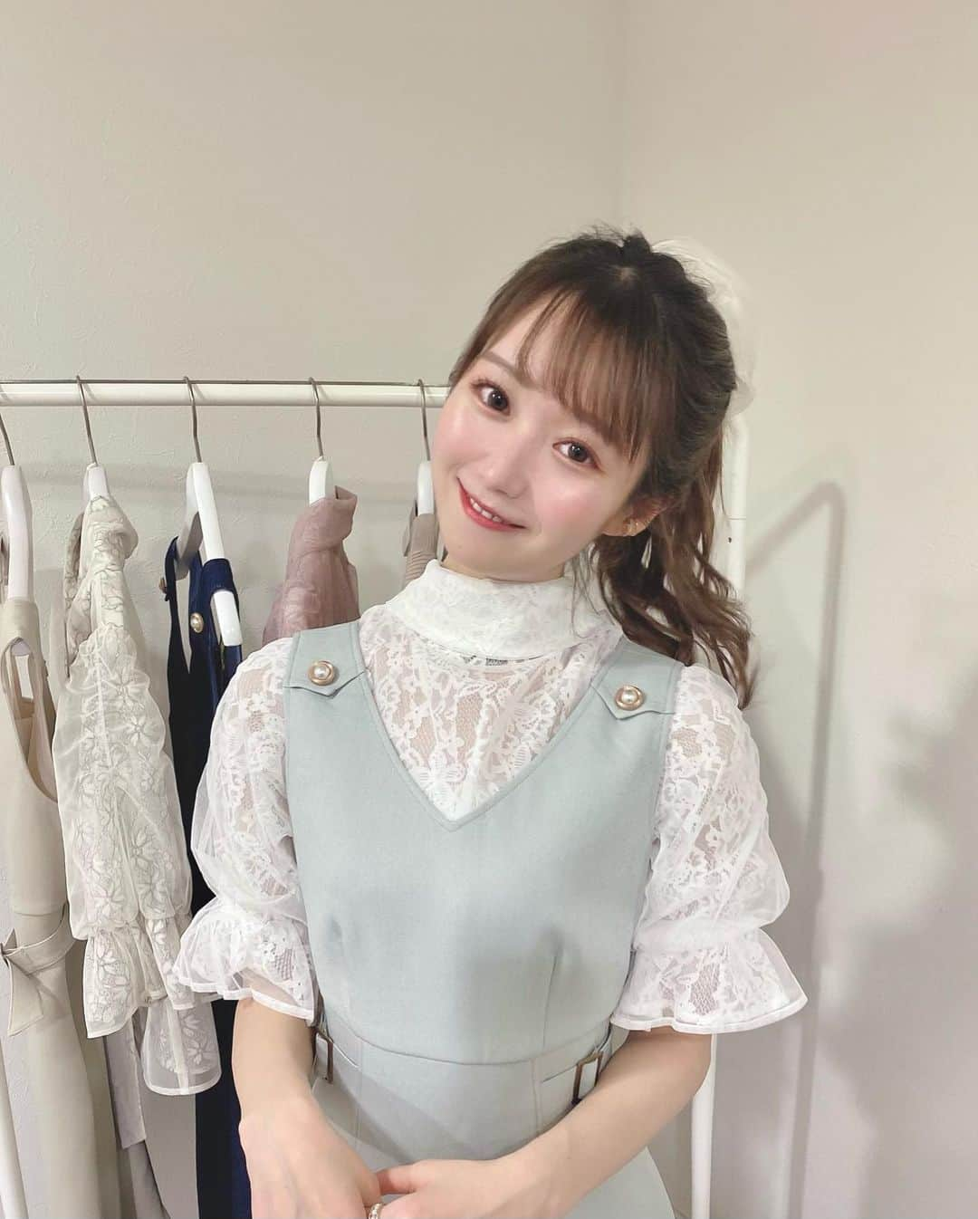 大谷映美里さんのインスタグラム写真 - (大谷映美里Instagram)「🍼 ㅤㅤㅤㅤㅤㅤㅤㅤㅤㅤㅤㅤㅤ おはよう〜〜 昨日は久しぶりの早起き、昼夜逆転生活から脱却1日目ということでインスタ更新する前に力尽きてしまいました☺️ ㅤㅤㅤㅤㅤㅤㅤㅤㅤㅤㅤㅤㅤ 昨日は #tittyandco さんとの コラボインスタライブ配信ありがとうございました❕ 全種類のアイテム着られた良かった〜🐰💕💕 みんなからの優しいコメントや予約したよの声、 スクショや可愛い画像編集などなど 全部見たよ〜♡本当にありがとう🤍🤍🤍 ㅤㅤㅤㅤㅤㅤㅤㅤㅤㅤㅤㅤㅤ そして今回も一緒に説明して下さったプレスのはるなさん✨ 今回も「可愛い」のために力を尽くして下さいました♡ このブラウスの着方もはるなさん発案👼🏻💓 ㅤㅤㅤㅤㅤㅤㅤㅤㅤㅤㅤㅤㅤ titty&Co.さんのアカウントにはアーカイブも残していただいているのでお時間合わなかった方やお悩みの方はぜひ☁️ ㅤㅤㅤㅤㅤㅤㅤㅤㅤㅤㅤㅤㅤ 喜んでくださるみんながかわいくて好きです👼🏻🍑 今日もがんばりましょ〜〜 ㅤㅤㅤㅤㅤㅤㅤㅤㅤㅤㅤㅤㅤ」1月6日 6時46分 - otani_emiri