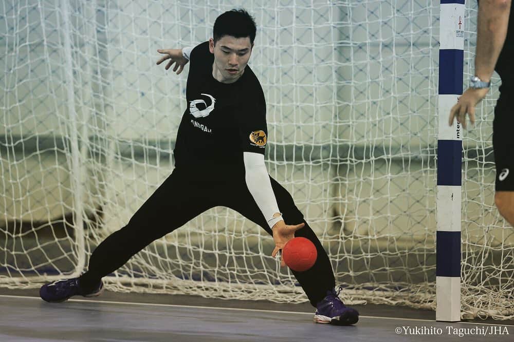 坂井幹さんのインスタグラム写真 - (坂井幹Instagram)「. . training in EGYPT🇪🇬 . photo by @tagucci42  . #handball  #training #worldchampionship #egypt #2021 #japan」1月6日 6時57分 - motokisakai16
