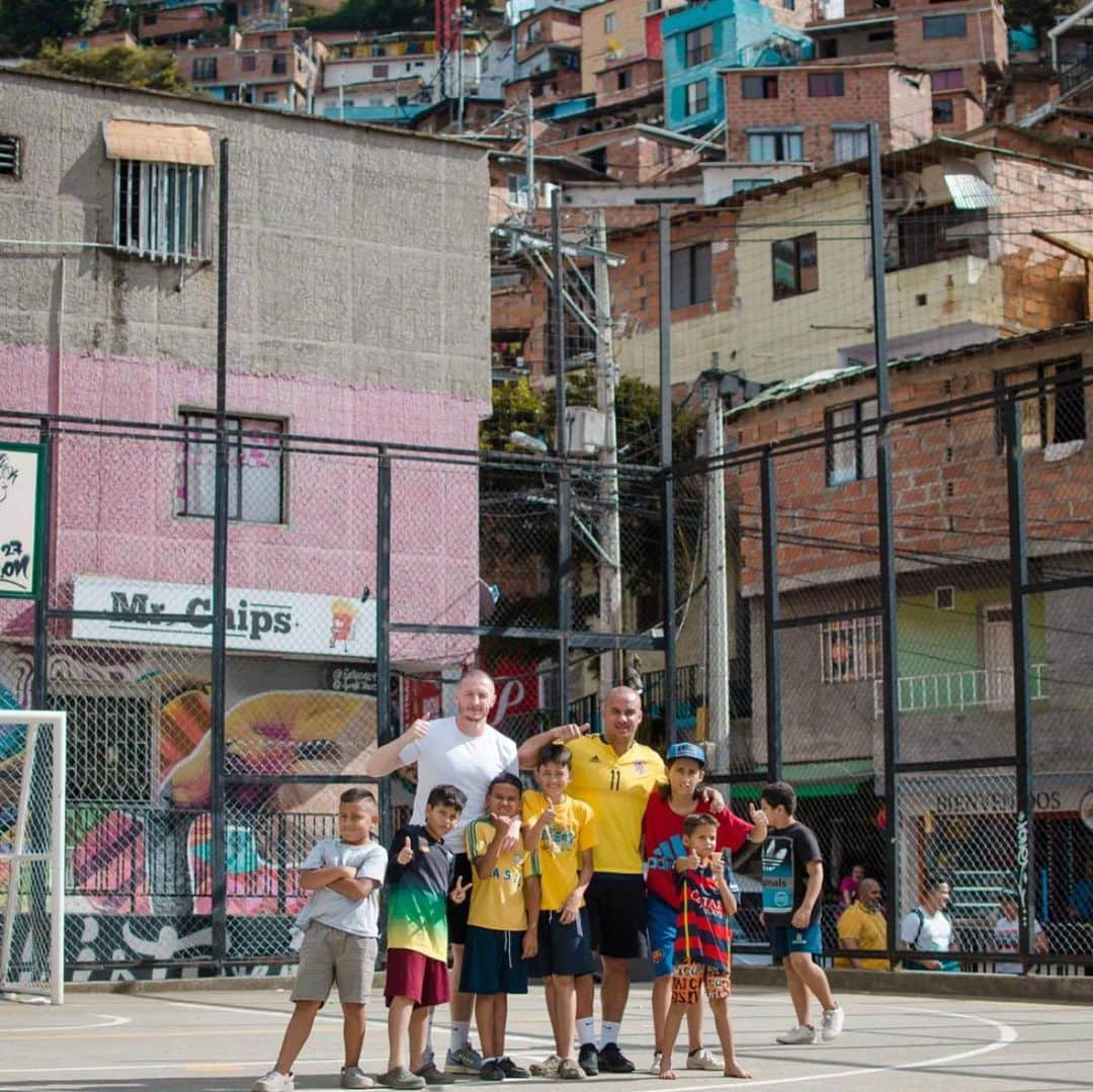 ガブリエル・アグボンラホールさんのインスタグラム写真 - (ガブリエル・アグボンラホールInstagram)「Tbt Medellin Everyone said don’t go it’s too dangerous.. When you get there you realise your safe and it’s such an amazing country Colombia can’t wait to go  back 💥」1月6日 6時58分 - ga11official