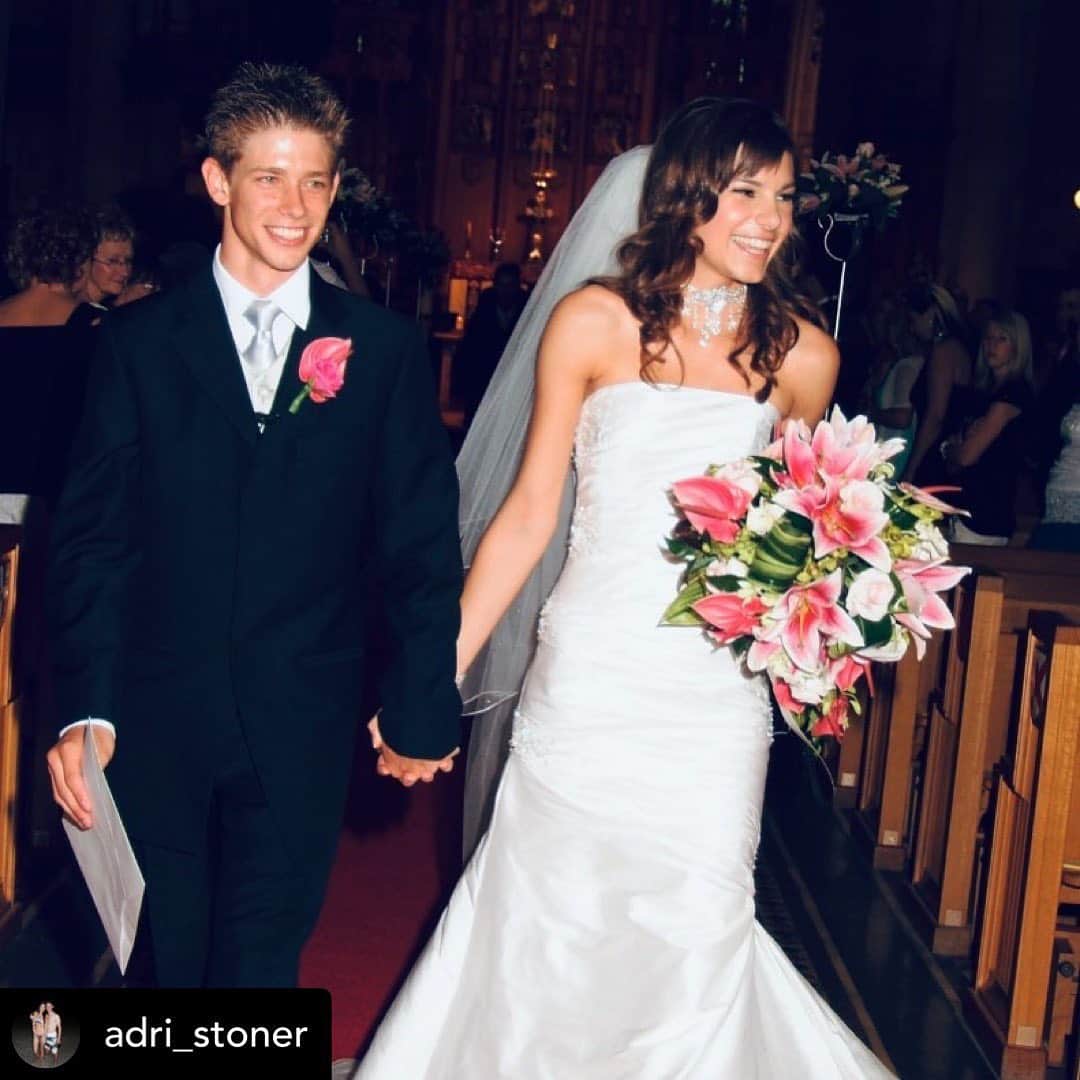 ケーシー・ストーナーのインスタグラム：「What she said 👉 Posted @withregram • @adri_stoner 14 years ago I became your wife 😍 Happy anniversary @official_cs27」