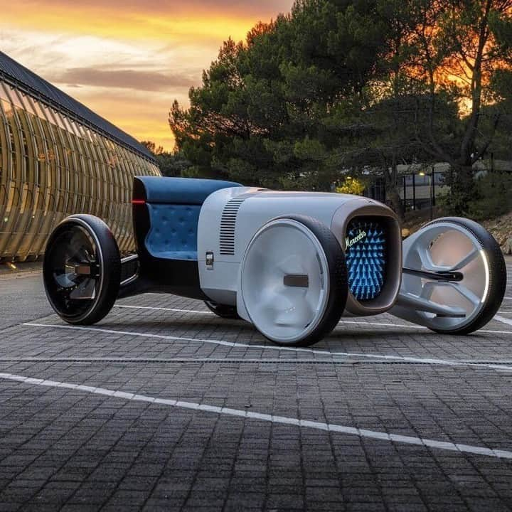 メルセデス・ベンツさんのインスタグラム写真 - (メルセデス・ベンツInstagram)「Our Vision Mercedes “Simplex” in front of our new Design Center Europe in Nice/Côte D’Azur at night - great design meets great architecture to make Mercedes-Benz “The most loved luxury brand”. Thanks to our Chief Designer Officer @gorden.wagener for this great photo!  #mbdesign #mbhotandcool #simplex」1月6日 7時55分 - mercedesbenz