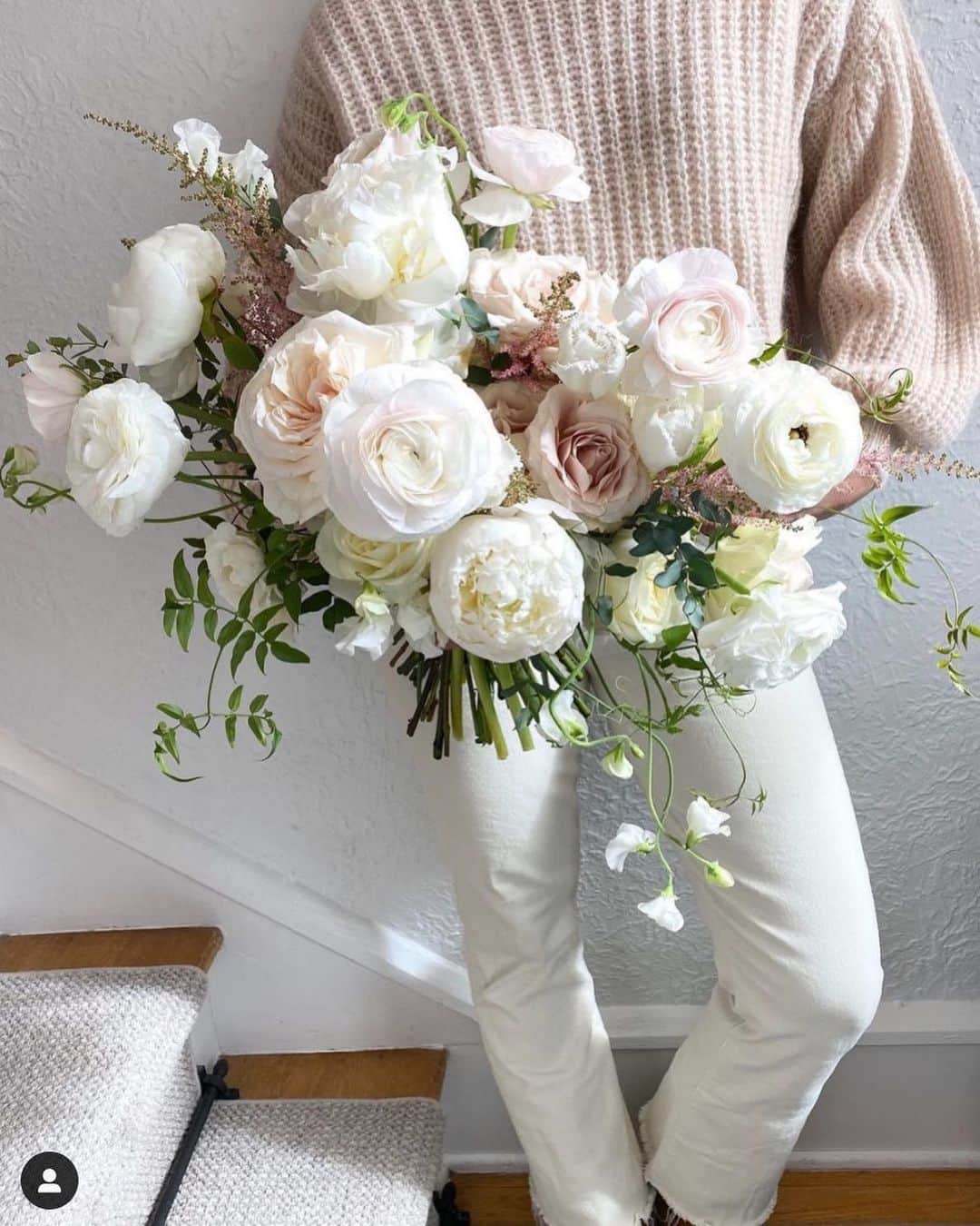 motherdenimのインスタグラム：「In Full Bloom 💐 via @velvetandtwine」