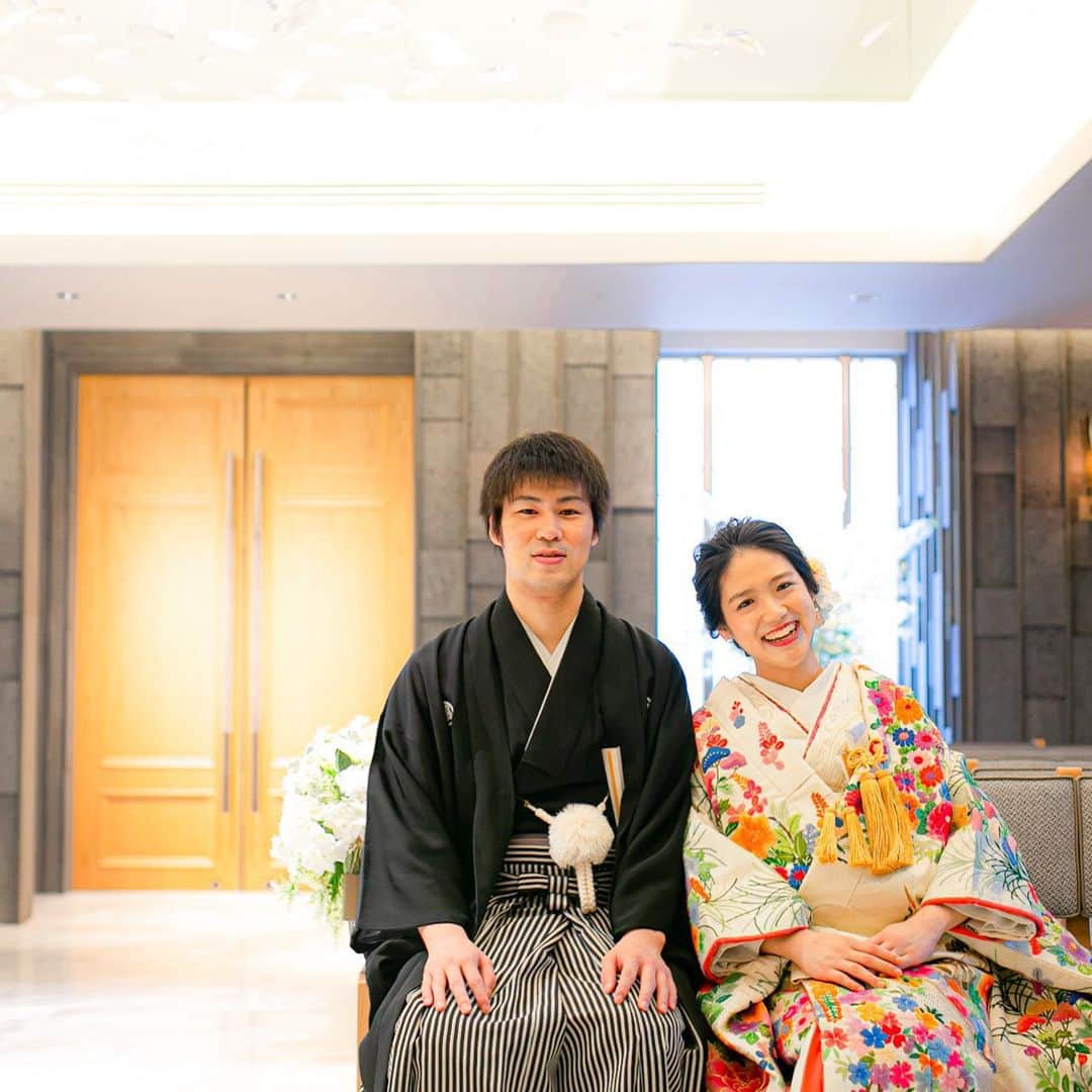 のインスタグラム：「【#スイスホテル花嫁 さまレポート) 緊張がほどけて朗らかな笑顔。 [#swissotelbrides Report)  A smile when the tension is released and the heart is relaxed. #前撮り  #和装  #和装前撮り  #打掛花嫁  #ここからはじまりここから繋がる  #スイスホテル南海大阪  #スイスホテルウエディング  #スイスホテルロマンス  #大阪結婚式  #ホテルウエディング  #ホテル婚  #なんば  #なんば駅  #preshoot  #kimono  #swissotelnankaiosaka  #swissotelwedding  #swissotelromance  #osakawedding  #wedding  #hotelwedding  #swisshospitality  #osaka  #osakajapan」
