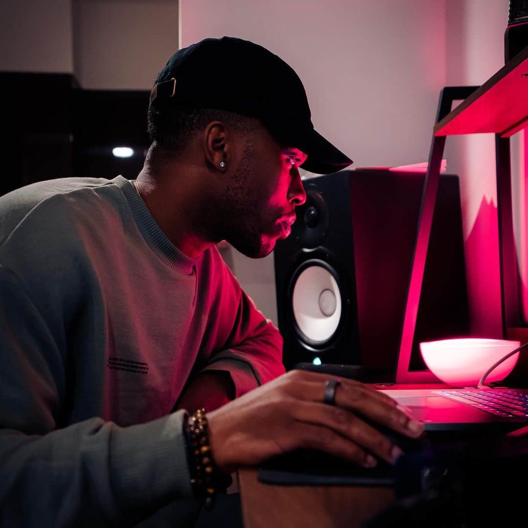のインスタグラム：「Young Reppiano and D Studgie D . DM for beats..👀」