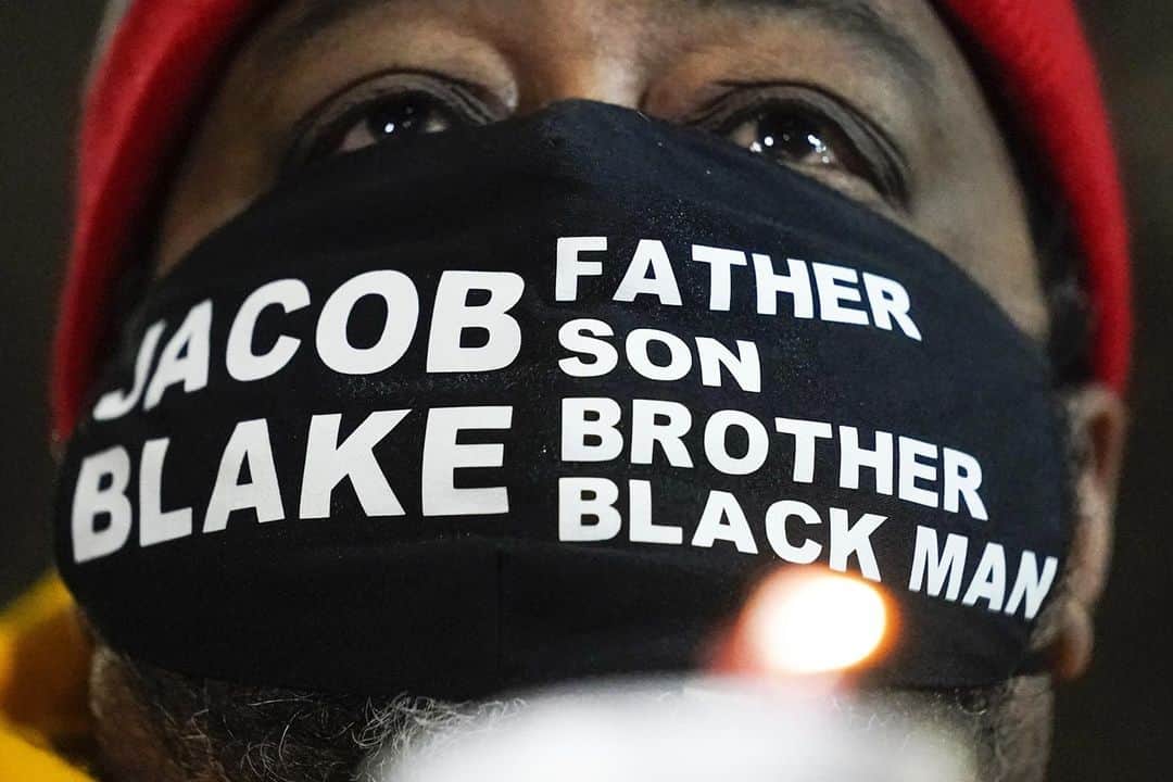 NBC Newsさんのインスタグラム写真 - (NBC NewsInstagram)「Jacob Blake Sr., father of Jacob Blake, holds a candle at a rally on in Kenosha, Wisconsin.⁠ ⁠ The police officers involved in the shooting of Jacob Blake, which touched off days of civil unrest this past summer in Wisconsin, will not face any criminal charges, authorities said Tuesday. More at the link in our bio.⁠ ⁠ 📷 Morry Gash / @apnews」1月6日 9時18分 - nbcnews