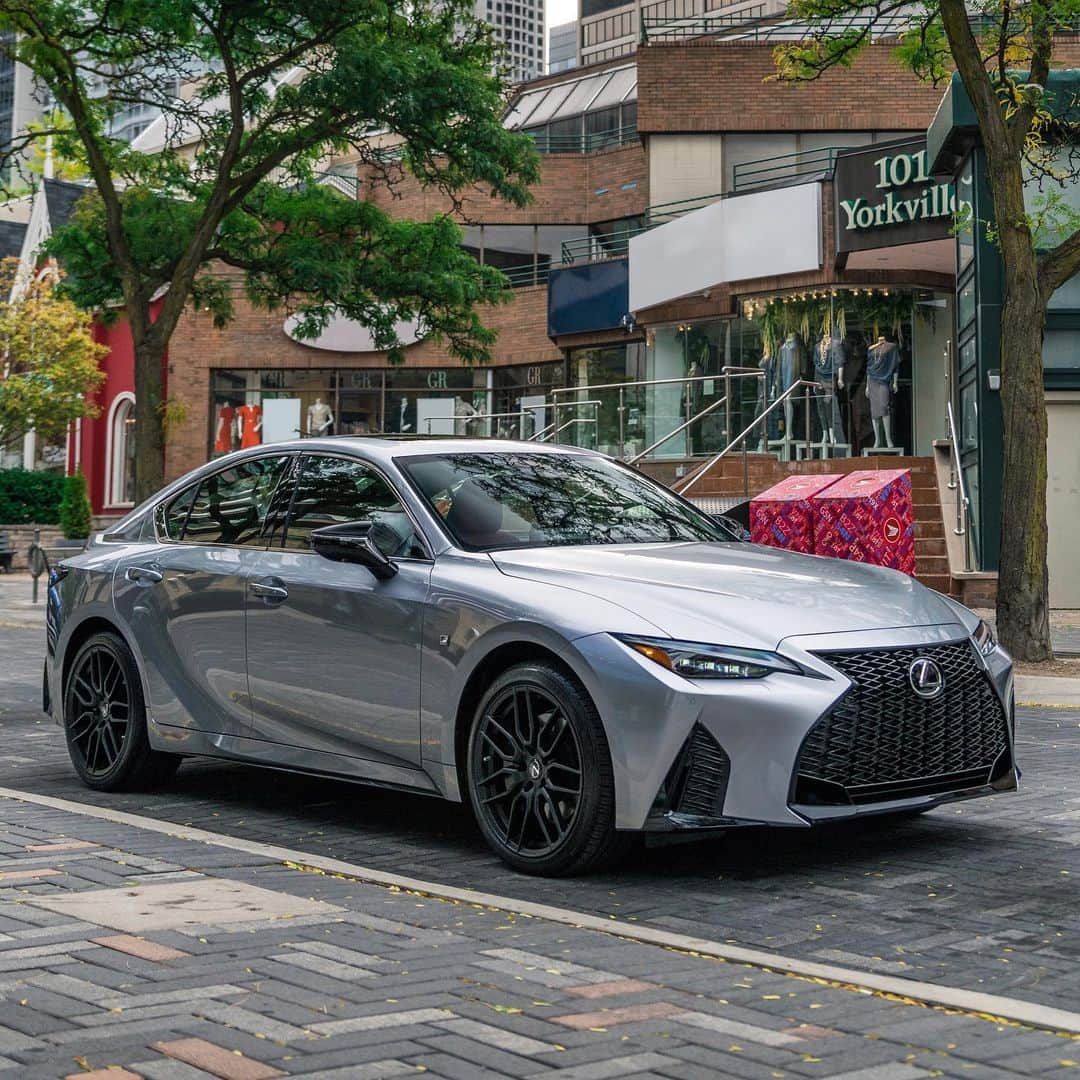 のインスタグラム：「One of the first things #LexusIS engineers targeted was enhancing body rigidity. This was done in key areas through techniques such as reinforcing the radiator side supports, increasing the number of front-side-member weld points, and optimizing reinforcement structures from the C-pillars to the sides of the roof. The increased rigidity not only helps reduce unwanted noise and vibration, but it also helps improve ride comfort and driving performance with enhanced response to steering input.」