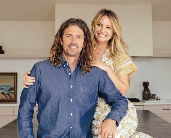 クレオベラのインスタグラム：「See why Ange & Jim have turned their backyard into an at-home wellness retreat  over at @thechalkboardmag 🌛*hint hint* it all has to do with feeling and being your best self...something we can all bring with us into 2021.」