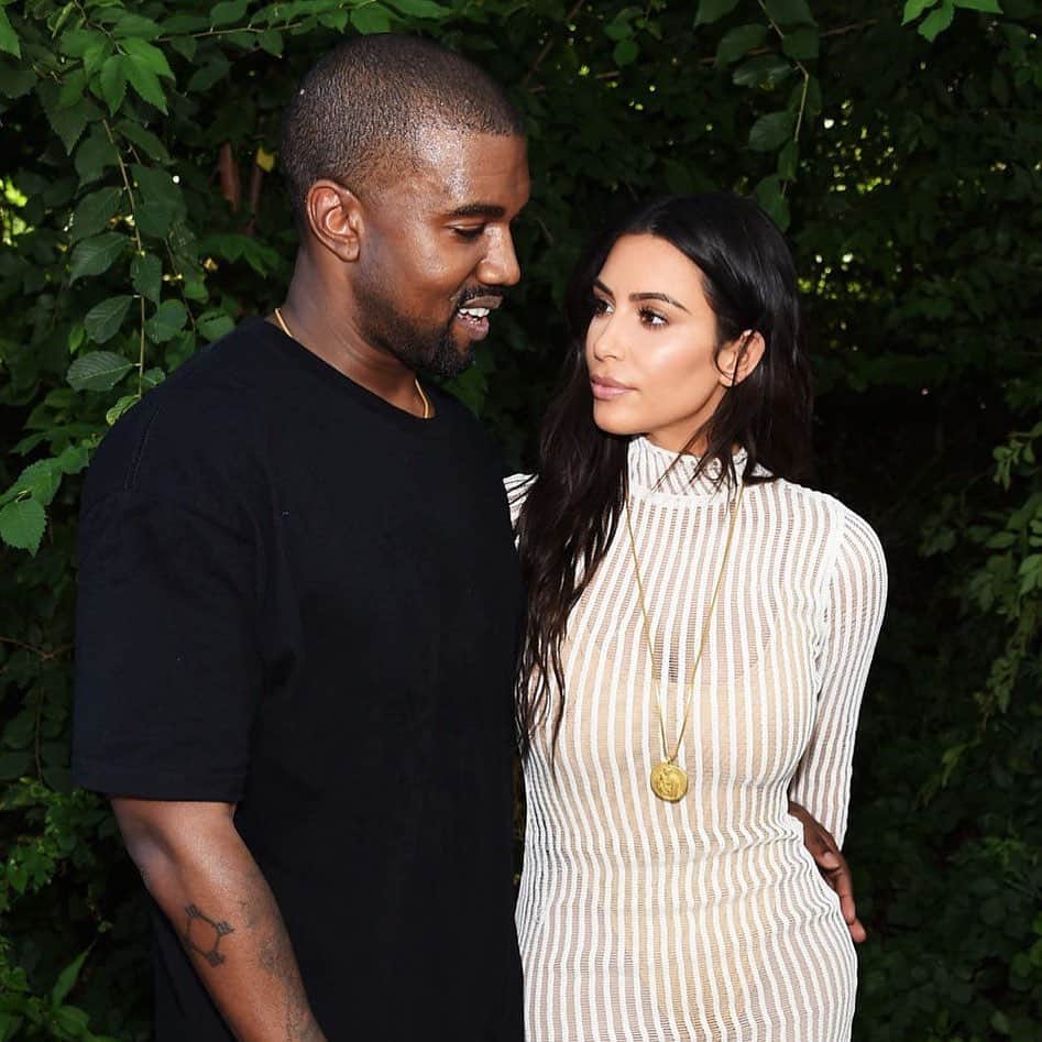 E! Onlineさんのインスタグラム写真 - (E! OnlineInstagram)「"Kim knows the marriage is over. She's known for a while." Everything we know about Kim Kardashian and Kanye West's separation—including why she hasn't officially filed for divorce yet—is in our bio. (📷: Instagram)」1月6日 10時03分 - enews