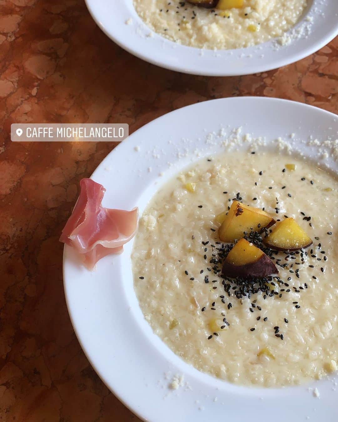 大薮未来のグルメインスタ